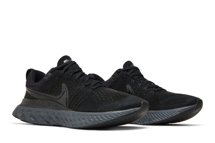 Epic react triple black on clearance feet