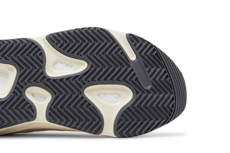 Yeezy Boost 700 Analog