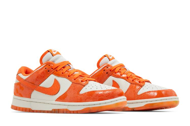 Nike Wmns Dunk Low *Cracked Orange* – buy now at Asphaltgold Online Store!