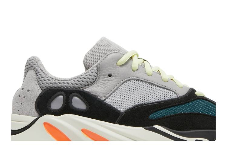 Yeezy 700 wave on sale run