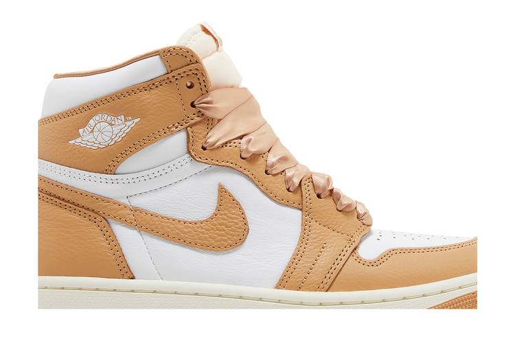 Jordan Femmes 1 Rétro High OG «Praline» / Blanc - Voile – Livestock