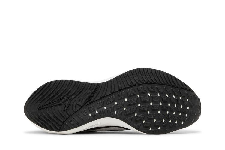 Nike Air Zoom Vomero 16 Black White — foto 5