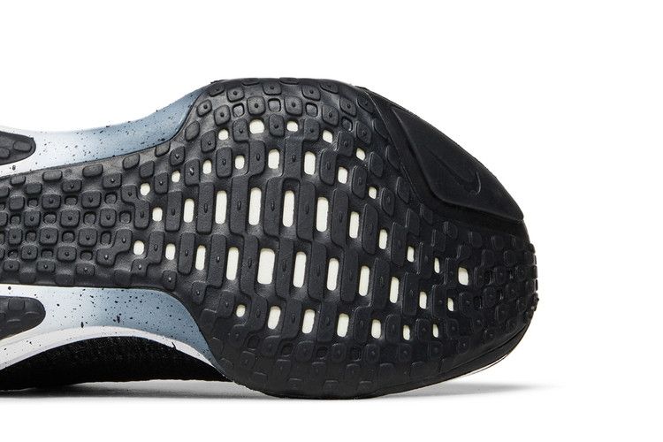 Nike ZoomX Invincible Run 3 FK Flyknit Oreo Black White Grey DR2615-002  $180