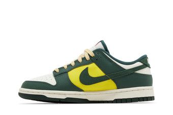 Buy Wmns Dunk Low 'Noble Green' - FD0350 133 | GOAT