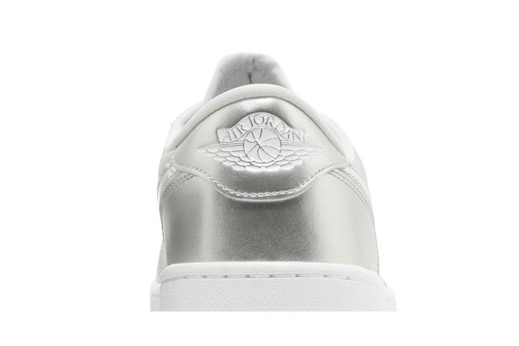 Jordan 1 Low Golf Gift Giving Pack