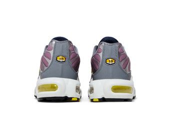 Achetez des Nike Wmns Air Max Plus 'Violet Dust High Voltage