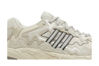 Buy Bad Bunny x Response CL 'Wonder White' - IF7179 | GOAT