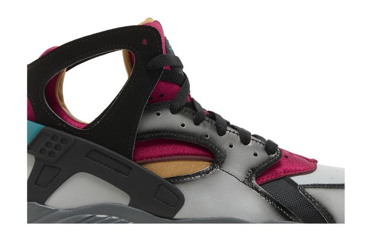 Huarache quai hotsell 54 jordan