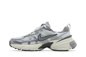 Buy Nike Wmns V2K Run 'Pure Platinum Wolf Grey' - FD0736 003 | GOAT CA