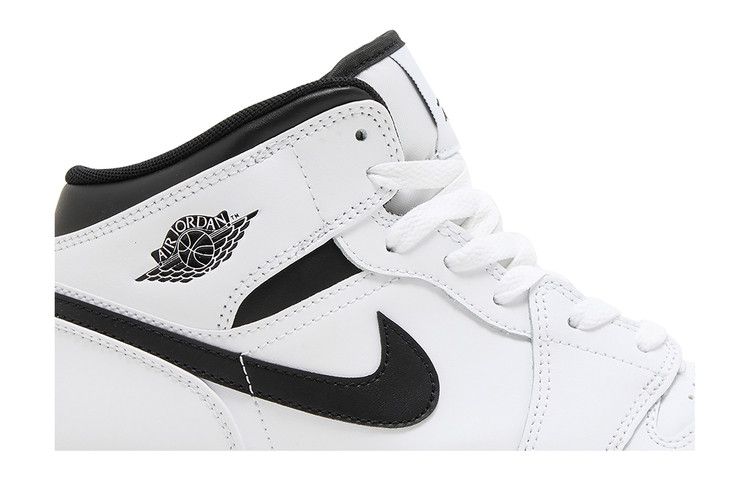 Buy Air Jordan 1 Mid GS 'White Black' - DQ8423 132 | GOAT