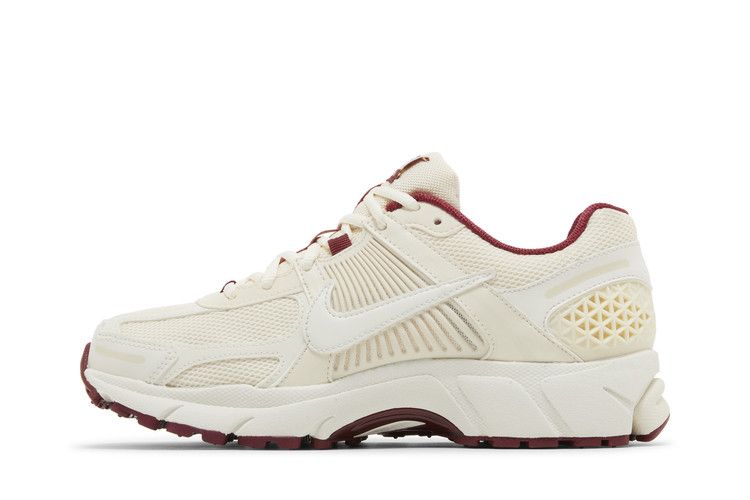 Nike Zoom Vomero 5 Valentine's Day (Women's) — foto 4
