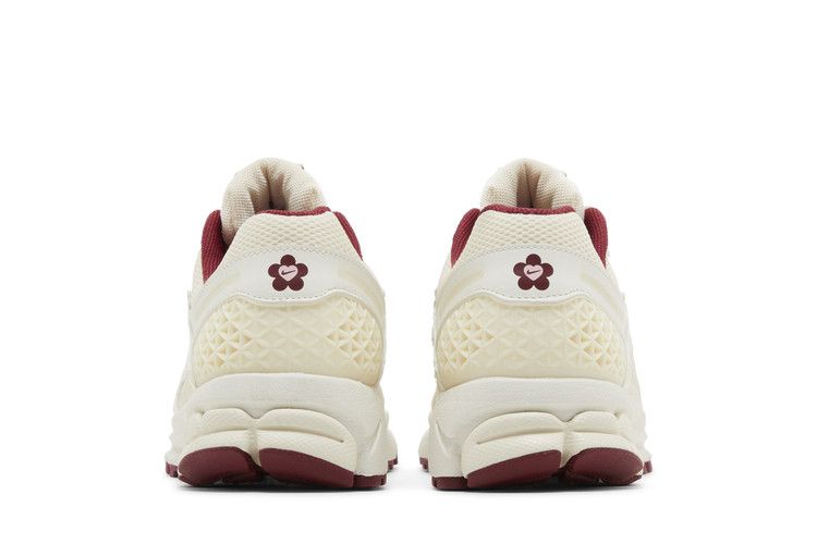 Nike Zoom Vomero 5 Valentine's Day (Women's) — foto 7