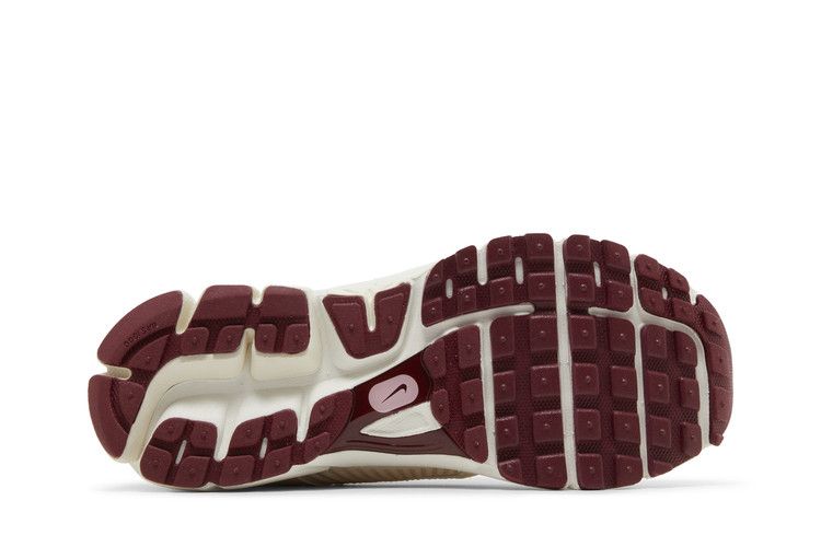 Nike Zoom Vomero 5 Valentine's Day (Women's) — foto 5