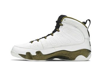 Shops Retro 9 Jordans Statue