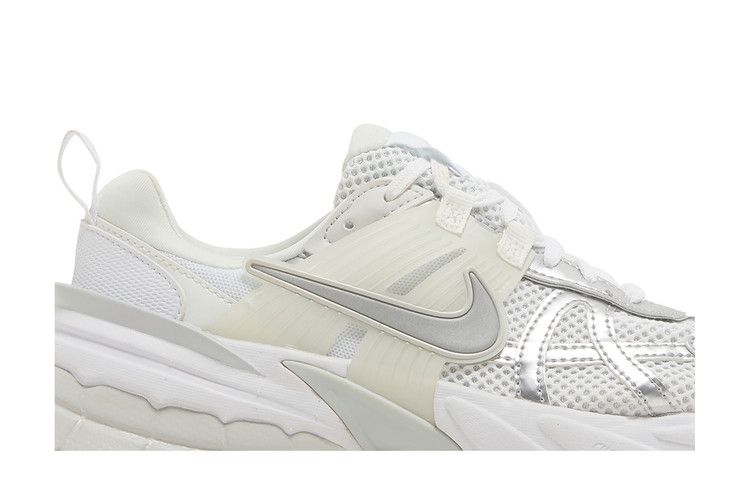 Buy Nike Wmns V2K Run 'Metallic Silver' - FD0736 104 | GOAT