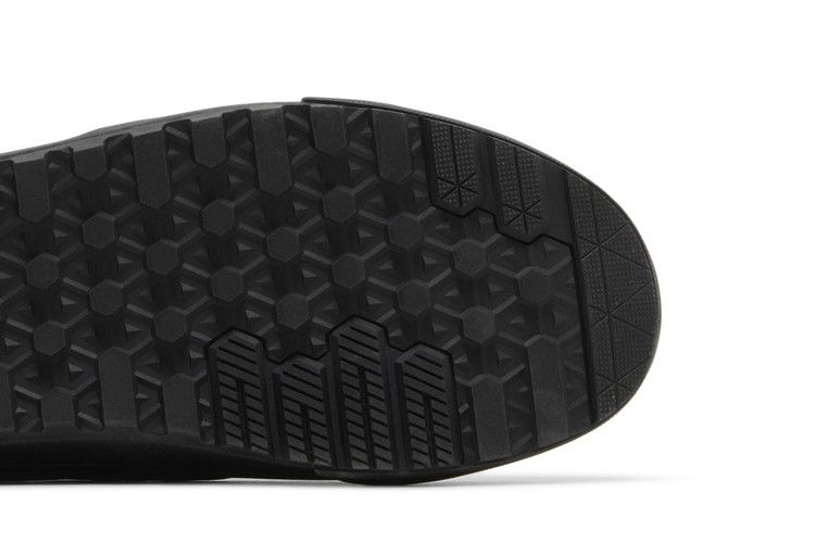 Sk8-Hi Mte-2 Triple Black