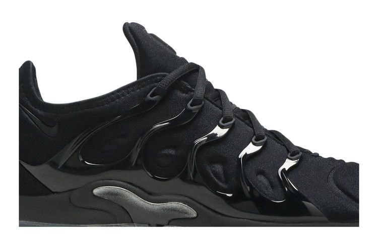 women's nike black vapormax plus
