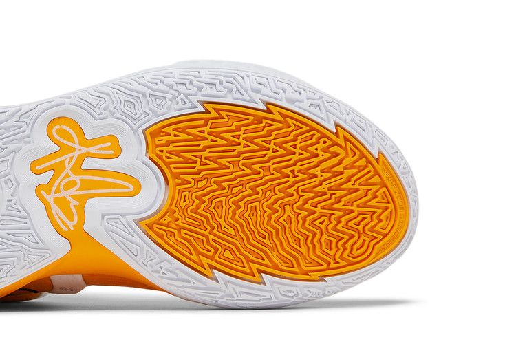 Kyrie Infinity Tb Promo 'university Gold'