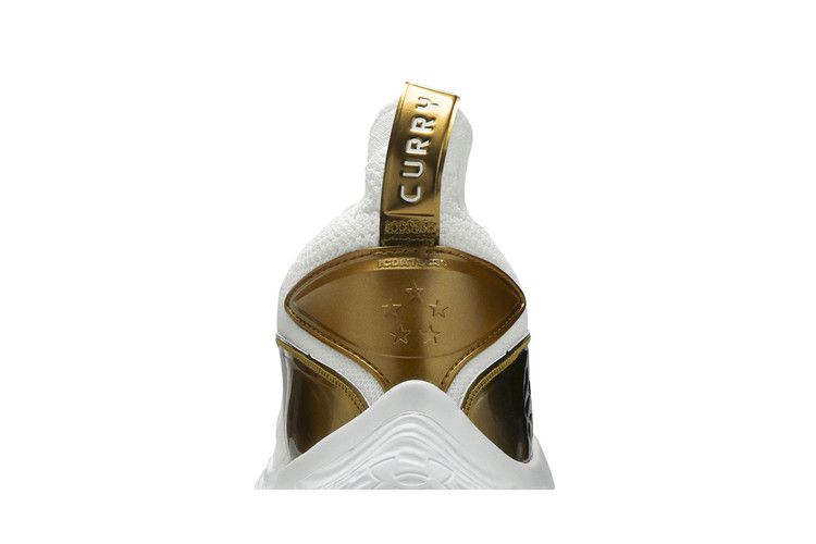 Curry Flow 8 Gold Blooded