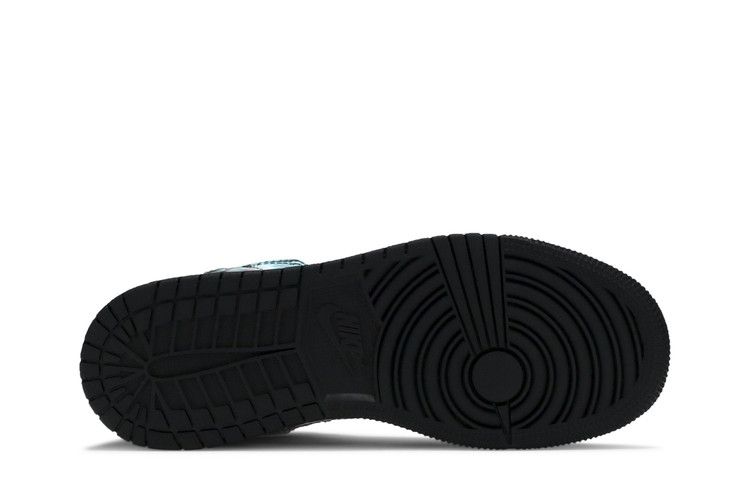 Air Jordan 1 Mid SE Gs Take Flight