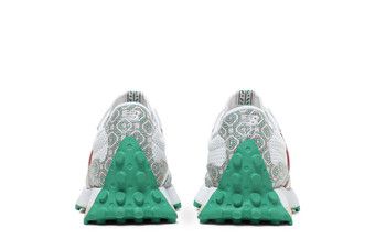 マルマル 12月12日発売【New Balance 327 