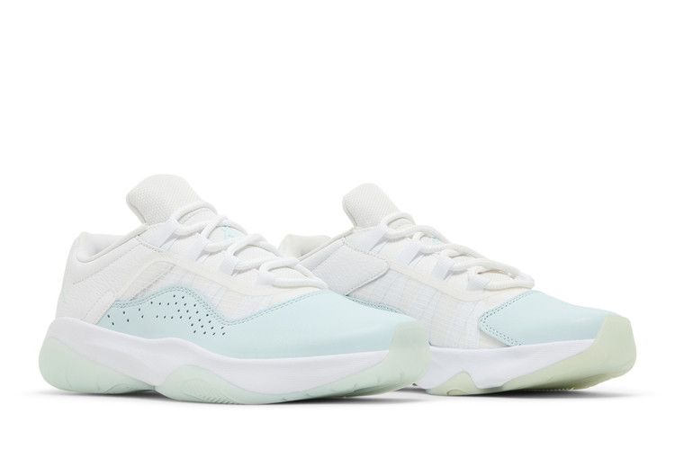 Wmns Air Jordan 11 Cmft Low 'igloo'