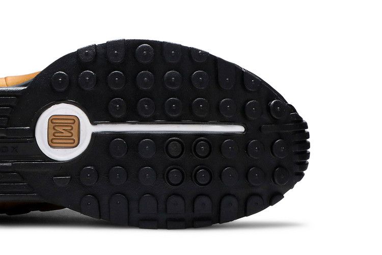 Shox R4 Metallic Gold