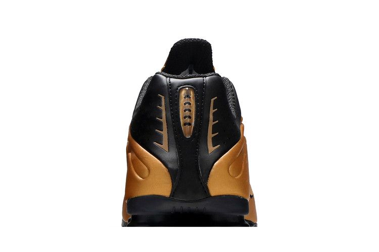 Shox R4 Metallic Gold