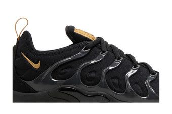 nike vapormax plus black and gold