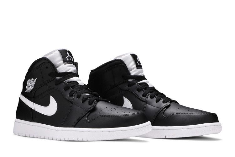 Buy Air Jordan 1 Retro Mid 'Black White' - 554724 038 | GOAT