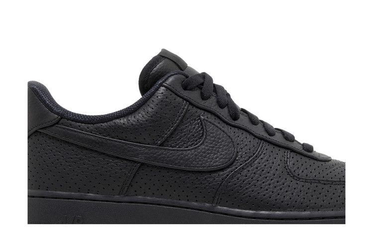 Nike Air Force 1 Low SP Triple Black Perforated — foto 3