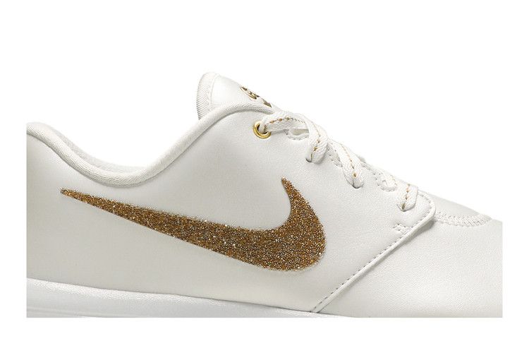 rose gold nike roshe