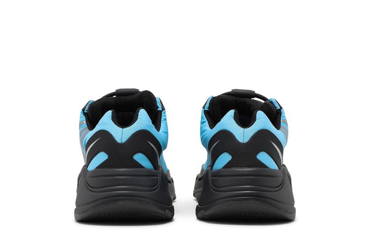 adidas Yeezy Boost 700 MNVN Bright Cyan — foto 7
