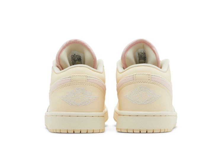 Wmns Air Jordan 1 Low SE 'muslin Legend Pink'