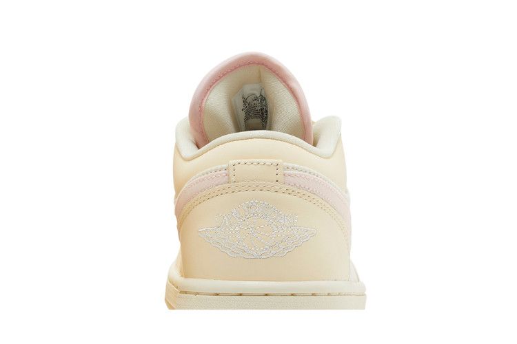 Wmns Air Jordan 1 Low SE 'muslin Legend Pink'