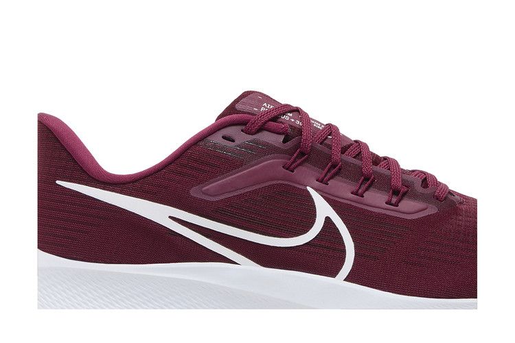 nike air zoom elevate burgundy