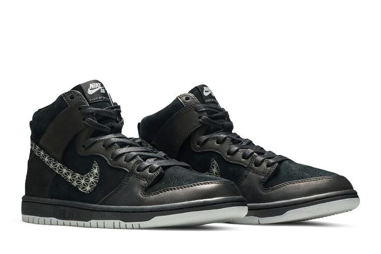 Nike dunk black bar deals