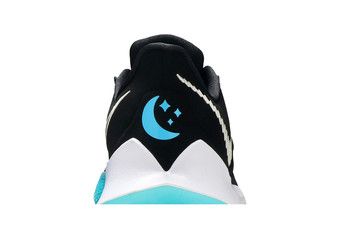 nike kyrie moon