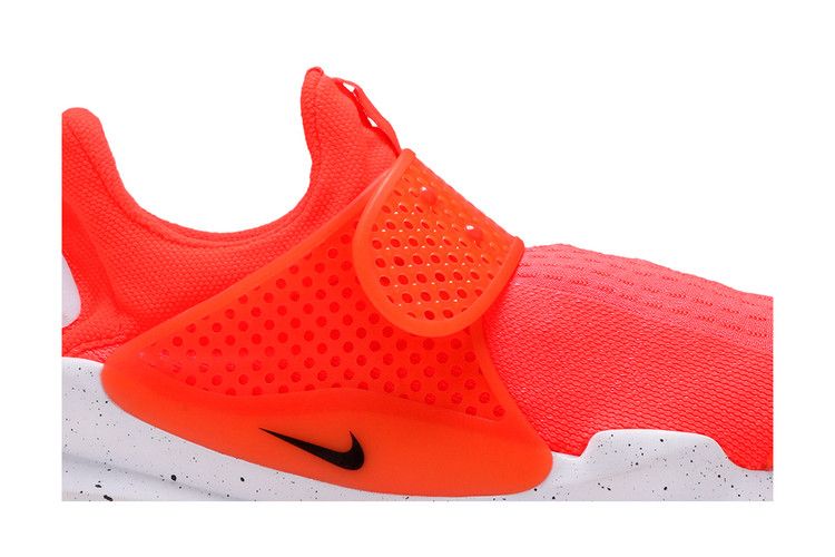 Buy Nike Sock Dart SE  display picture 1