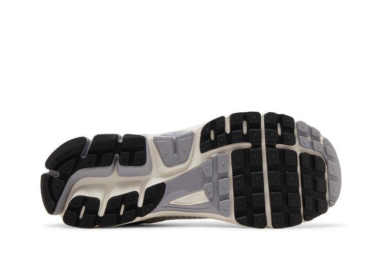 Air Zoom Vomero 5 Metallic Pewter Gold