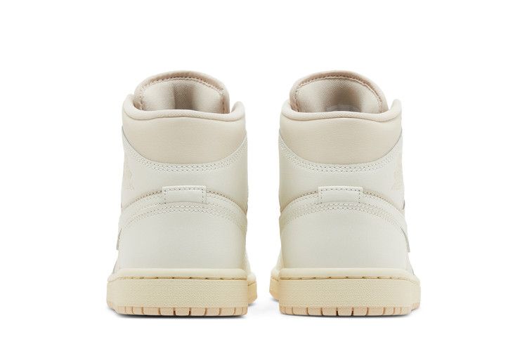 Wmns Air Jordan 1 Mid 'legend Light Brown'