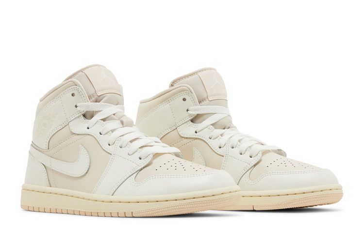 Wmns Air Jordan 1 Mid 'legend Light Brown'