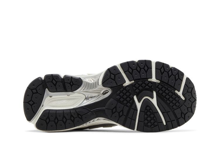 New Balance 1906R Silver Metallic Black (GS) — foto 5