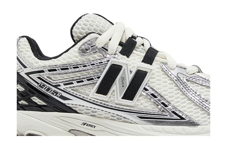 New Balance 1906R Silver Metallic Black (GS) — foto 3