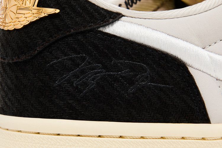 Trophy Room X Air Jordan 1 RETRO Low OG Sp Rookie Card - Home