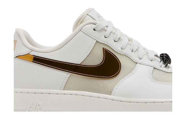 Nike Air Force 1 ホワイト ゴールドアクセント Nike Air Force 1 ホワイト ゴールドアクセント GOLD スニーカー Nike