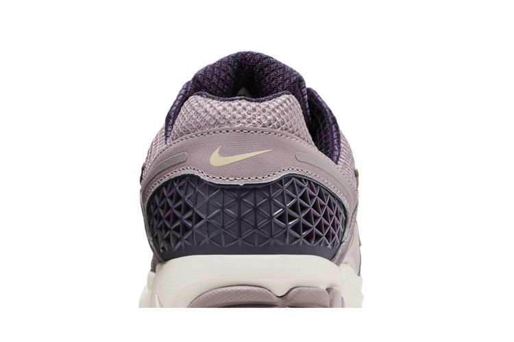 Air Zoom Vomero 5 'platinum Violet Gold'