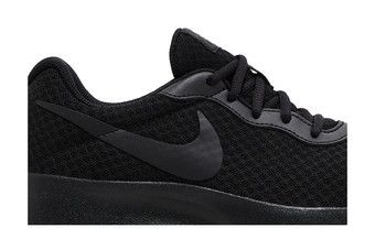 tanjun trainers by nike