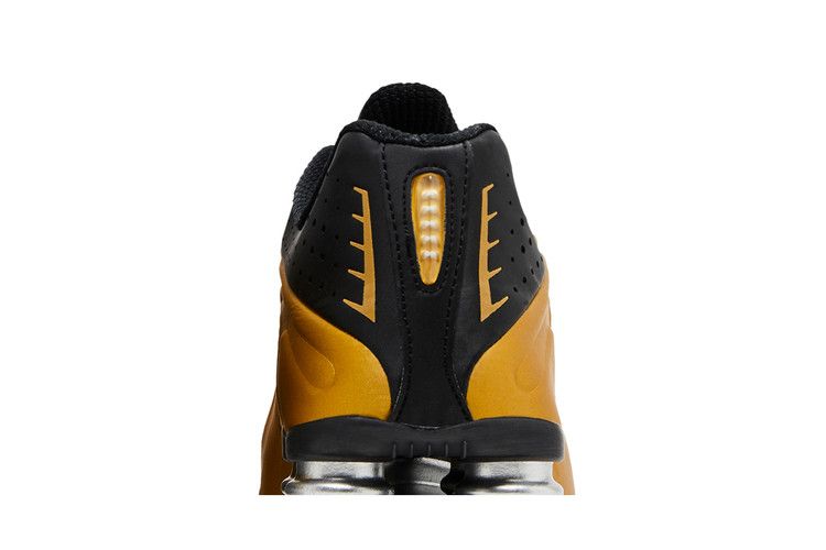 Wmns Shox R4 'black Metallic Gold'