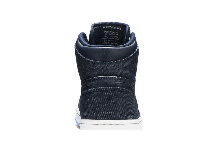 Air Jordan 1 RETRO High Family Forever